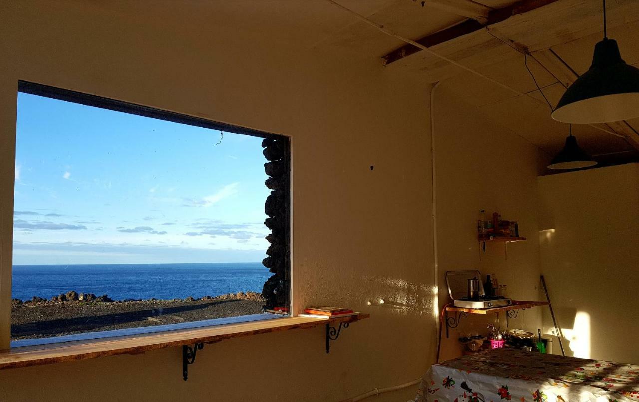 Basic En-Suite Bedroom By The Sea Guinea 외부 사진
