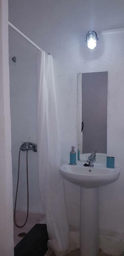 Basic En-Suite Bedroom By The Sea Guinea 외부 사진