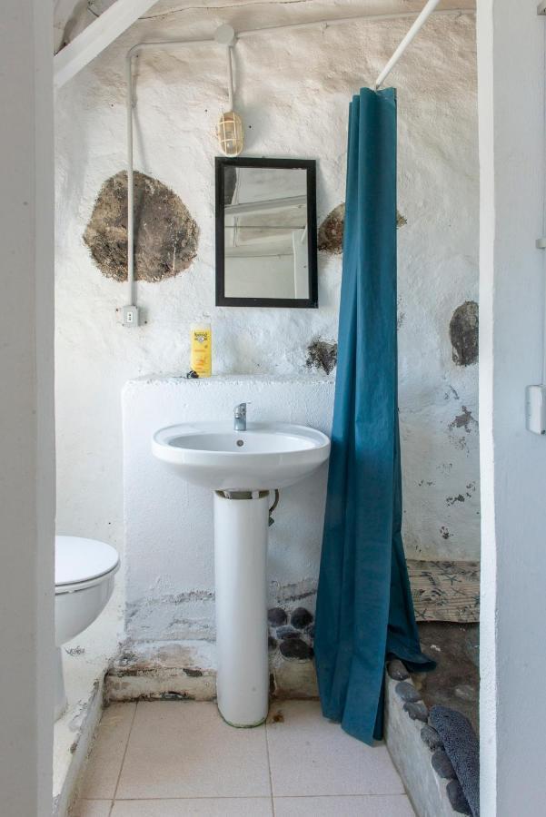 Basic En-Suite Bedroom By The Sea Guinea 외부 사진