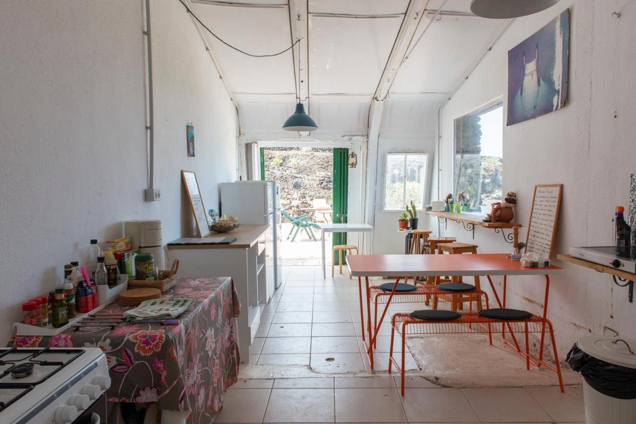 Basic En-Suite Bedroom By The Sea Guinea 외부 사진